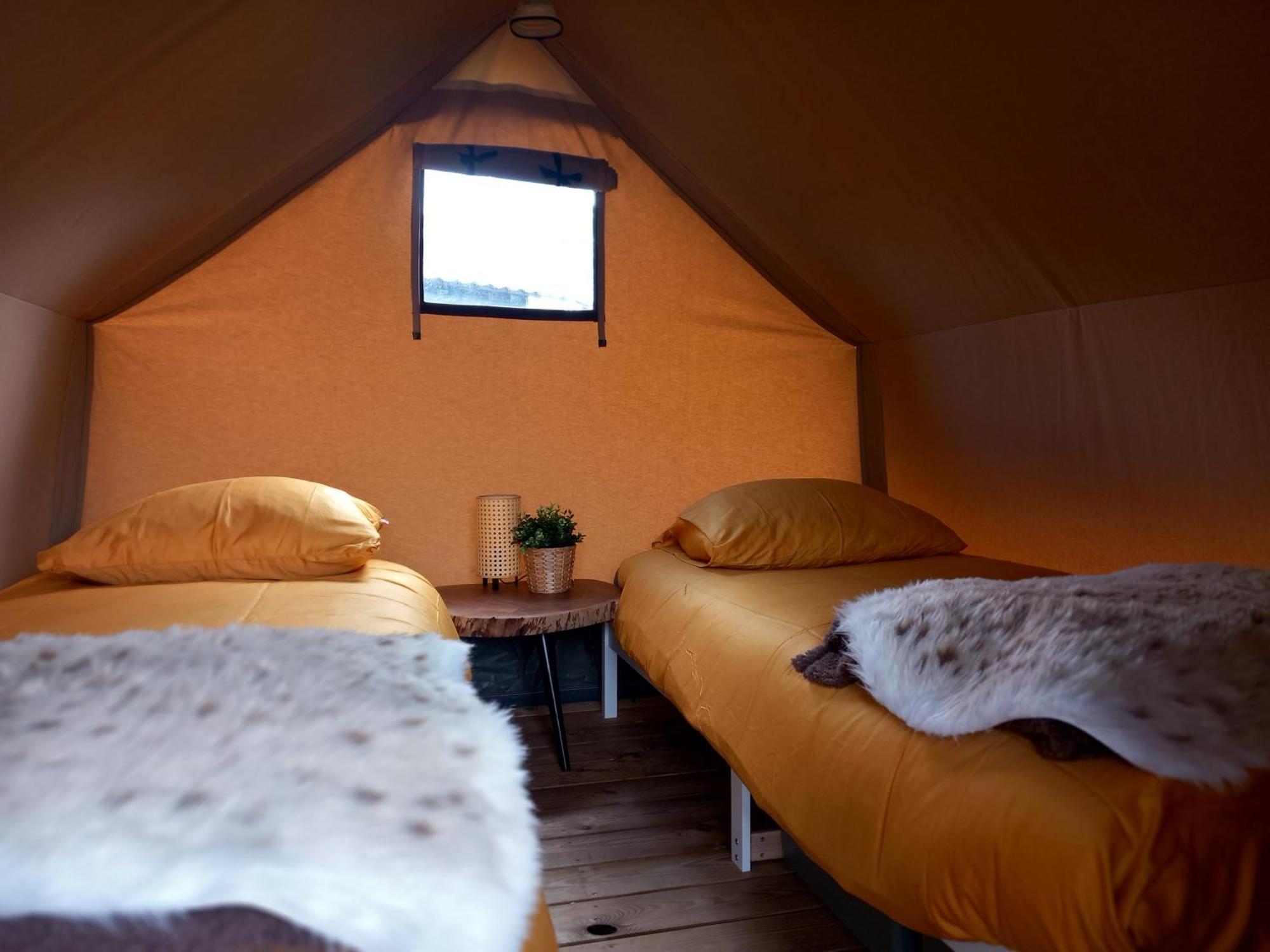 Safari Lodge 'Linge-Zicht' Tiel Exterior photo